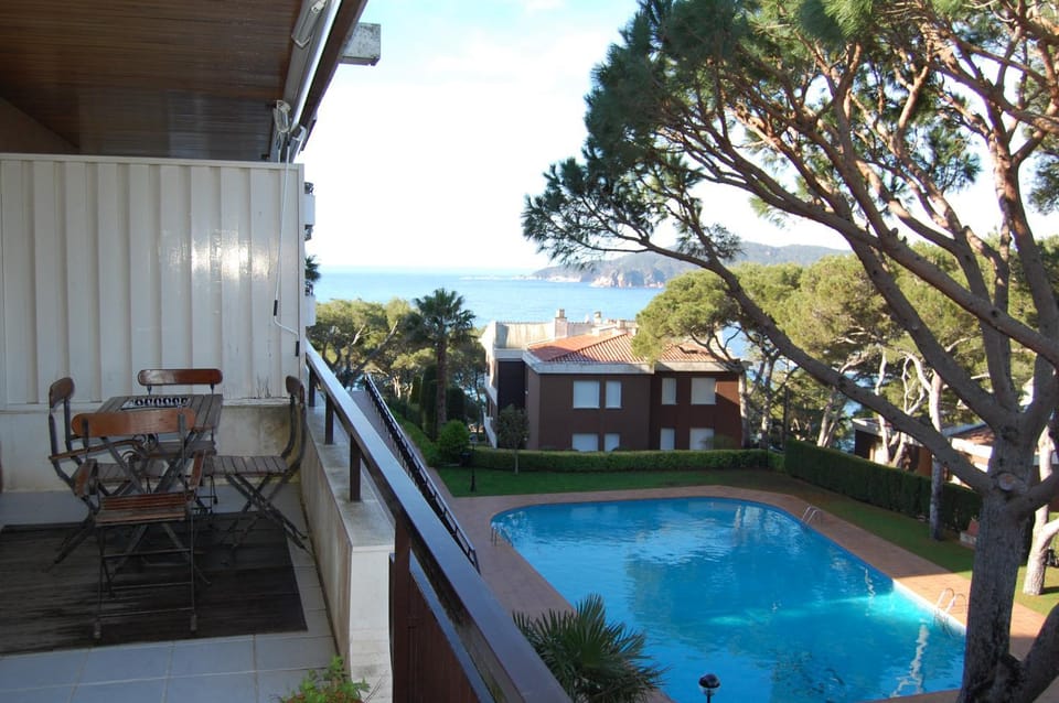 Pool view, Sea view