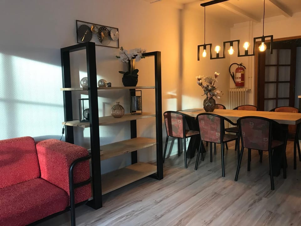 Living room, Dining area