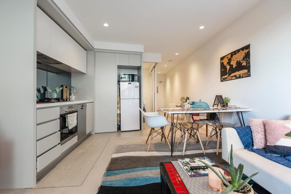 Kitchen or kitchenette, Living room, Seating area, Dining area