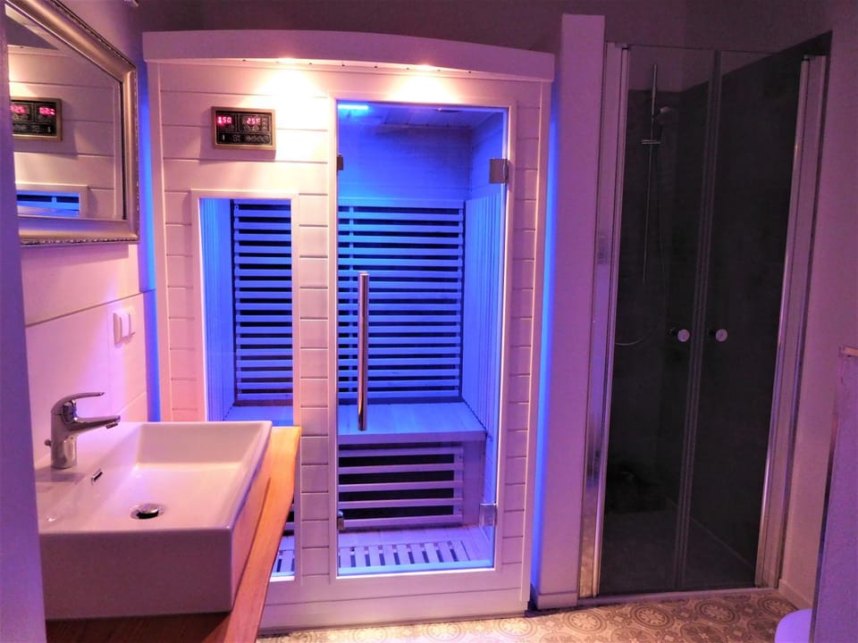 Sauna, Bathroom