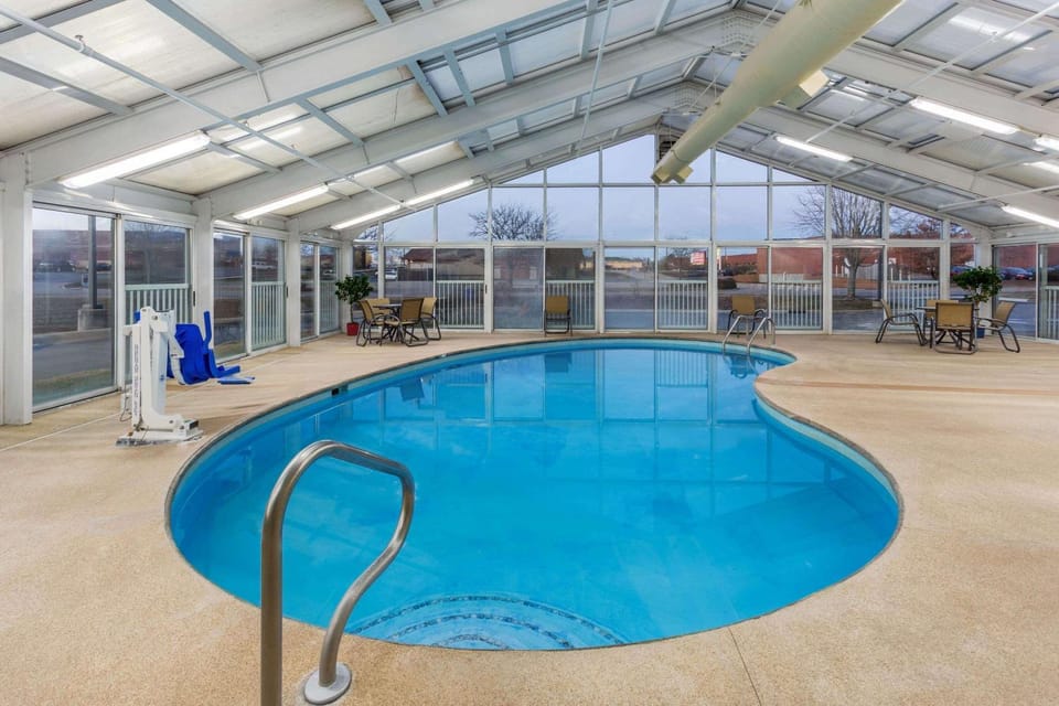 On site, Pool view, Swimming pool, Swimming pool