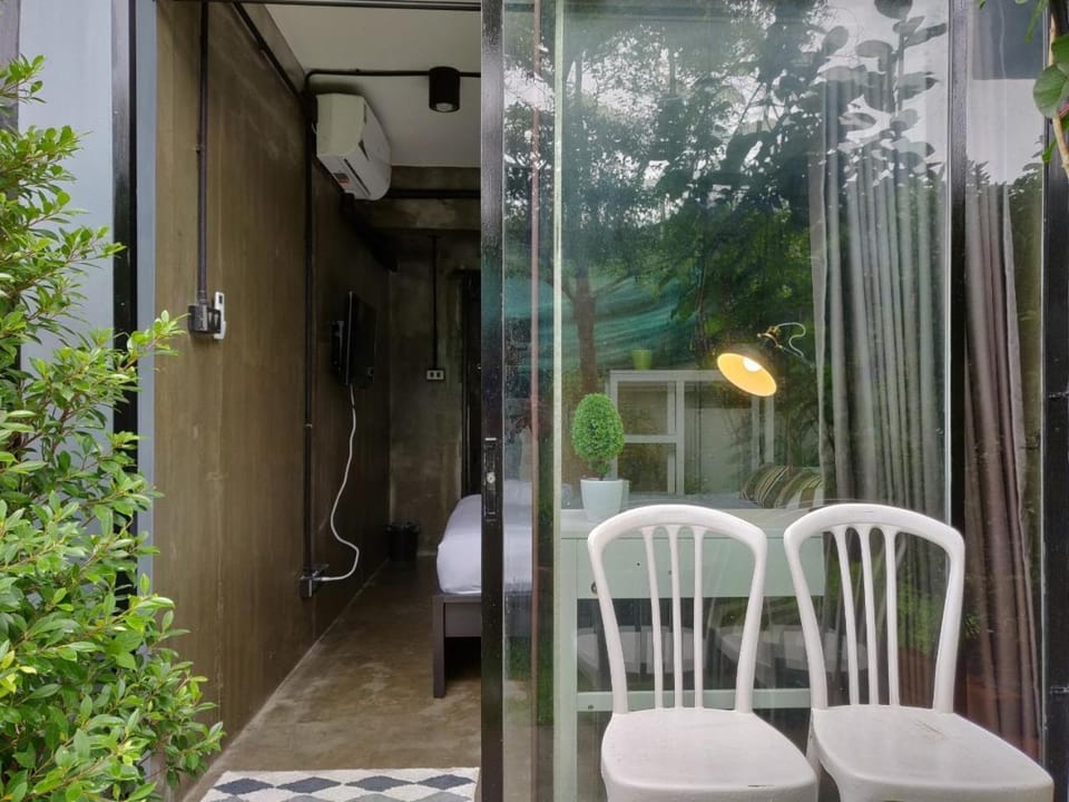 THE HOG Bed and Breakfast in Bangkok