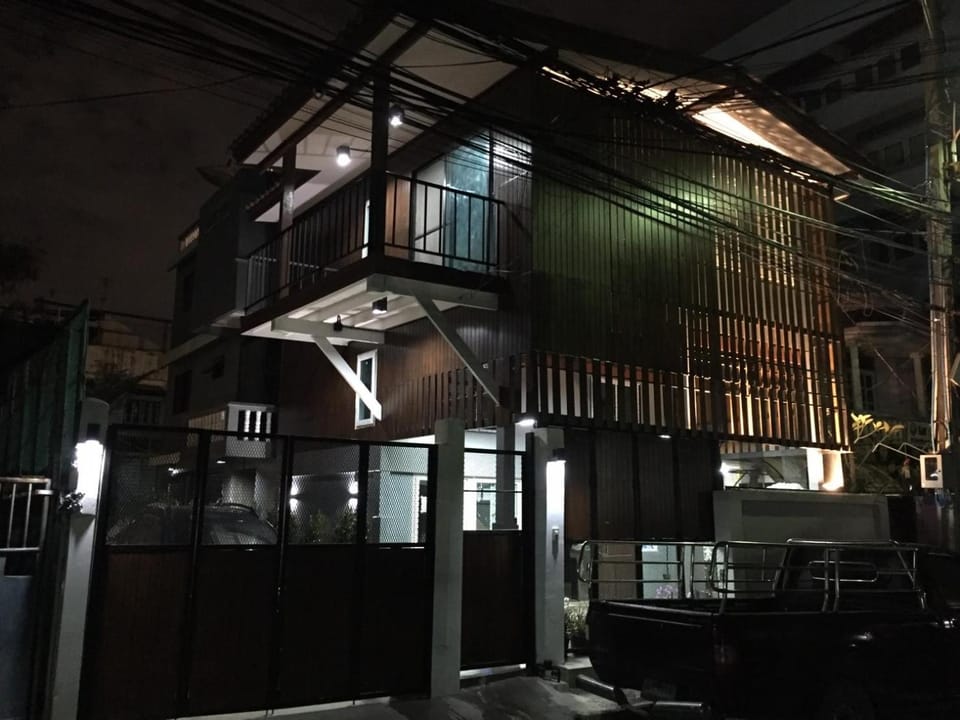 THE HOG Bed and Breakfast in Bangkok
