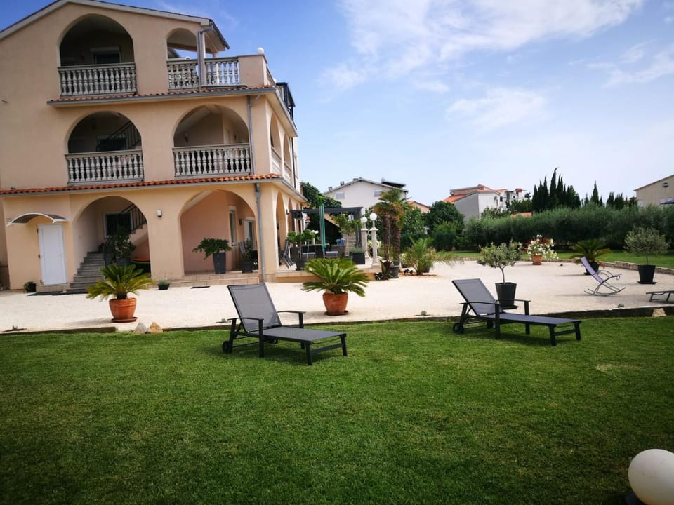 Property building, Inner courtyard view