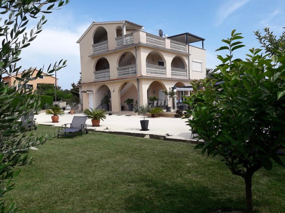 Property building, Inner courtyard view