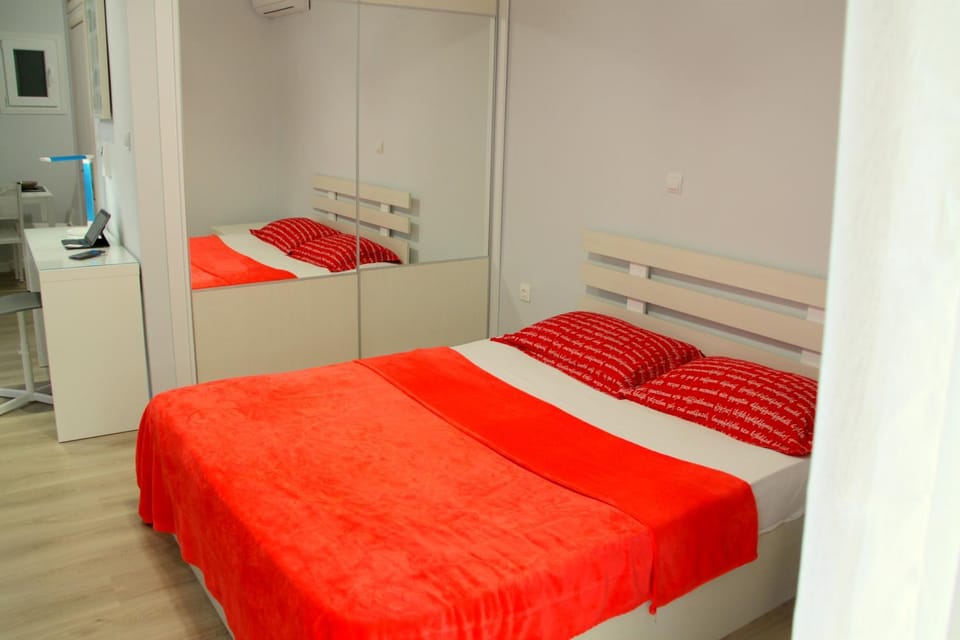 Photo of the whole room, Decorative detail, Bedroom