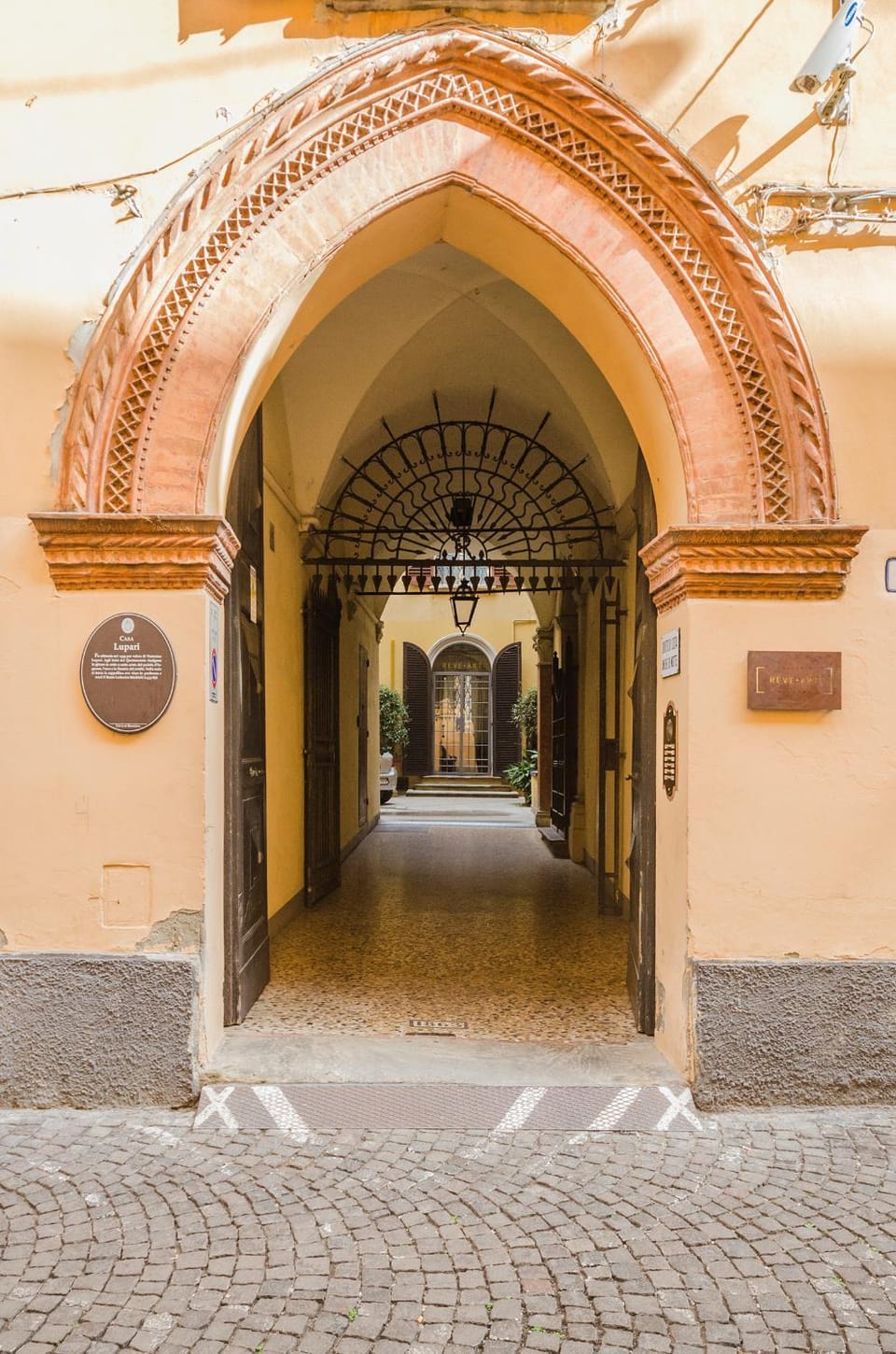 Facade/entrance