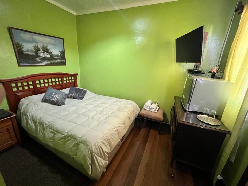 Bed, Photo of the whole room, Bedroom, hair dresser