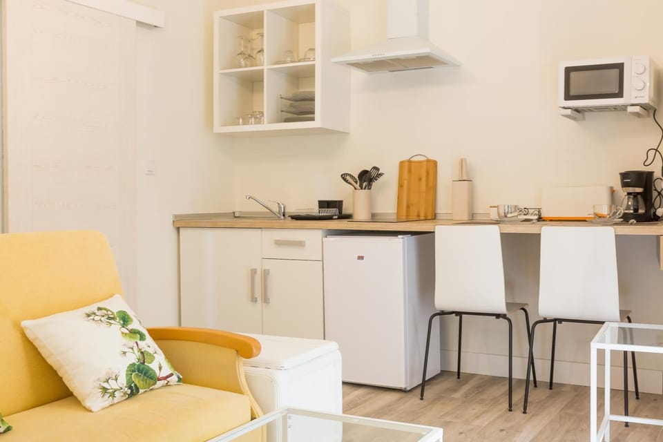 Kitchen or kitchenette, Living room