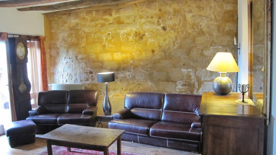 Chateau Cottage House in Occitanie