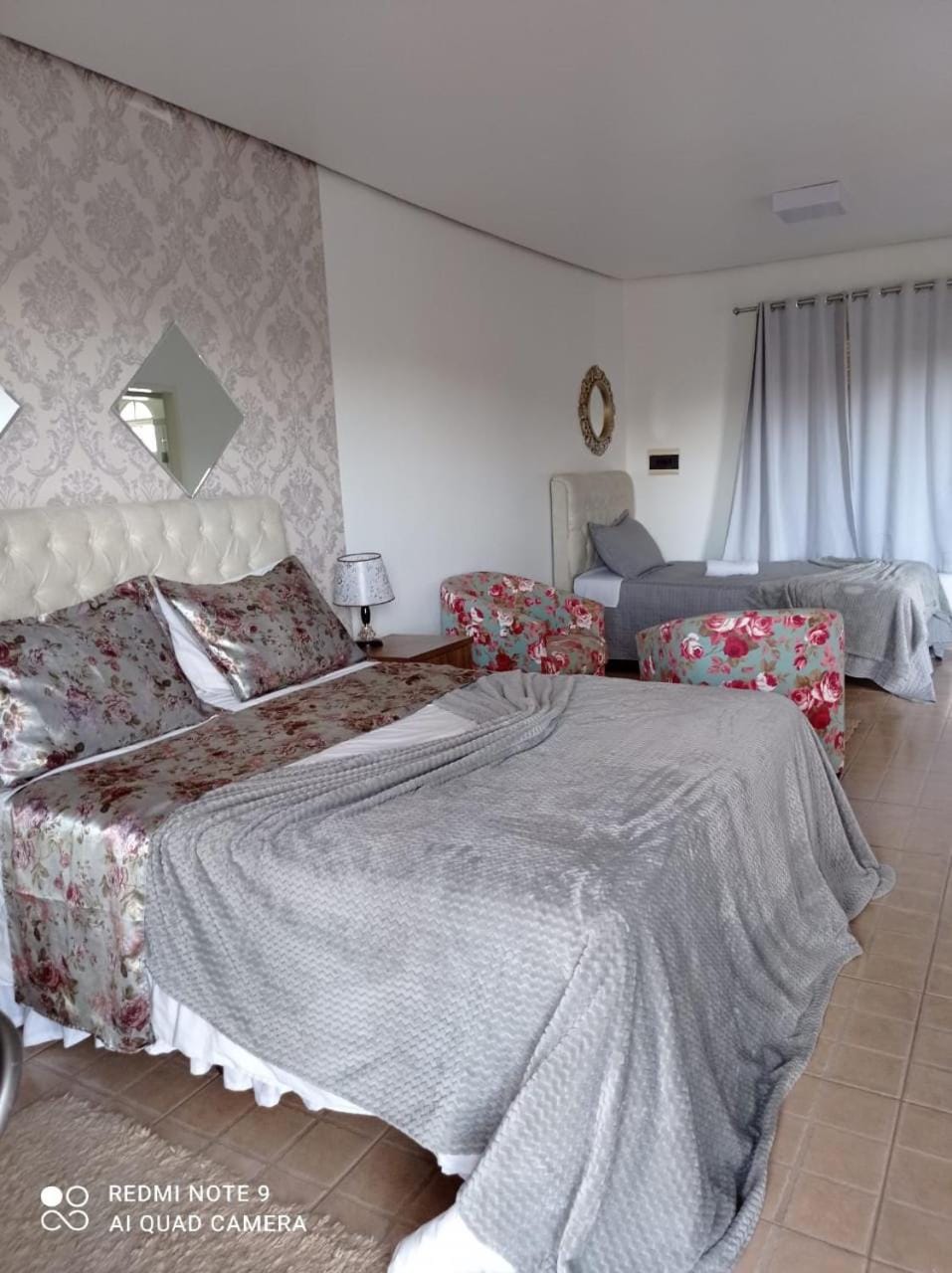 Bed, Photo of the whole room