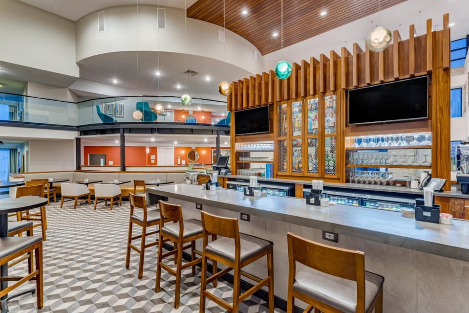 Lounge or bar, Lounge or bar