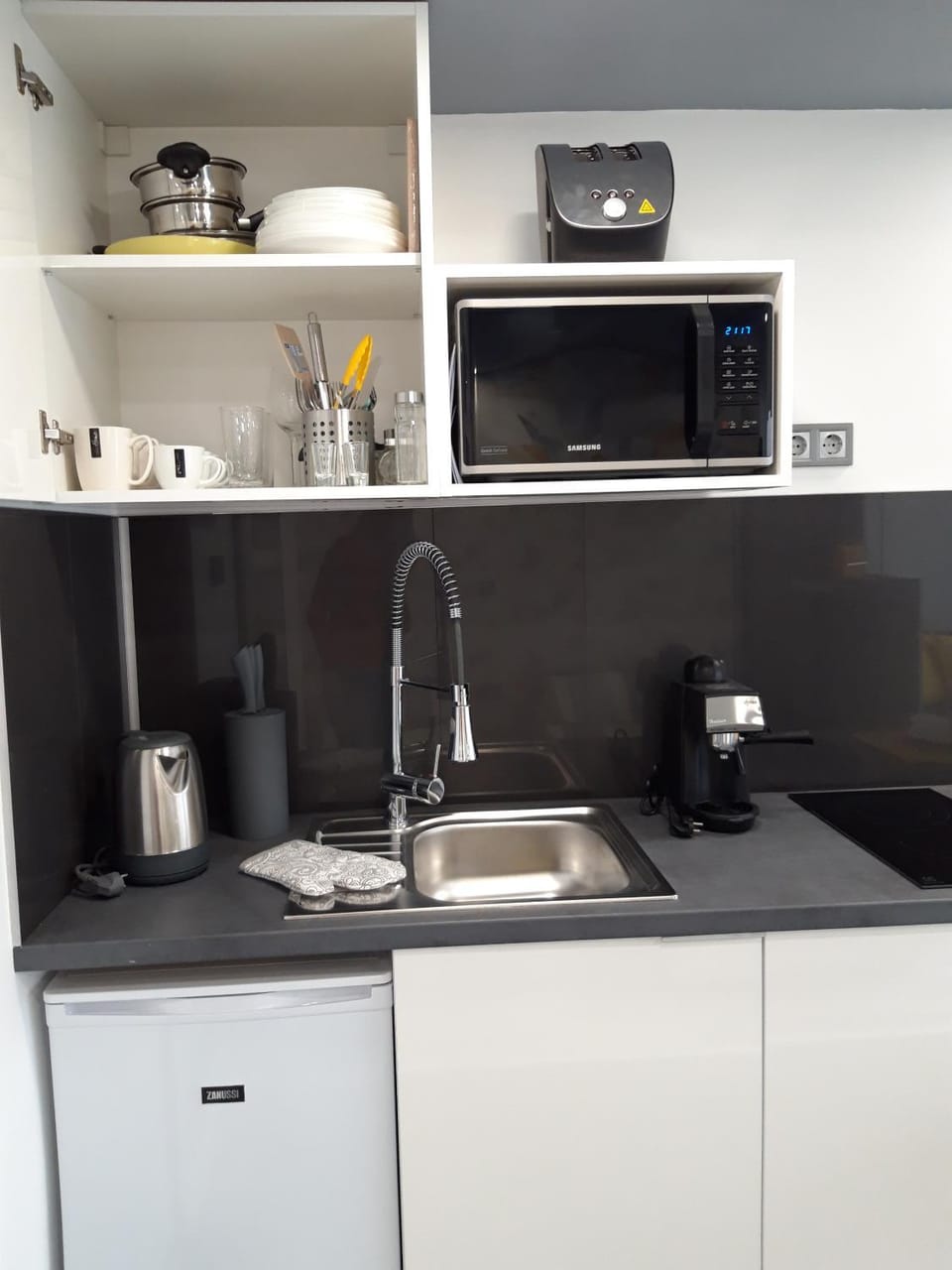 Coffee/tea facilities, Kitchen or kitchenette
