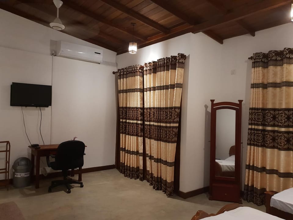 TV and multimedia, Bedroom, air conditioner