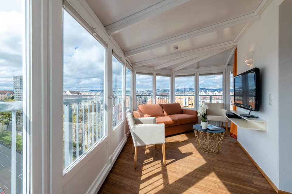 Neighbourhood, Library, TV and multimedia, Living room, Decorative detail, Seating area