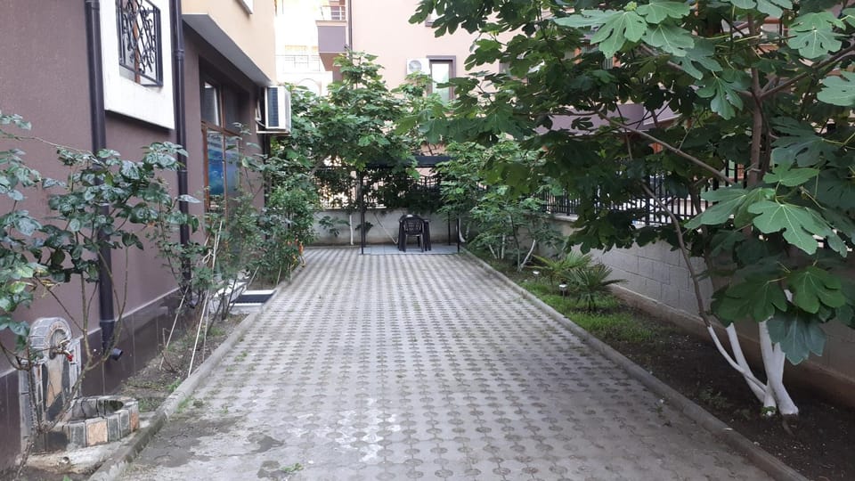 Garden view, Parking