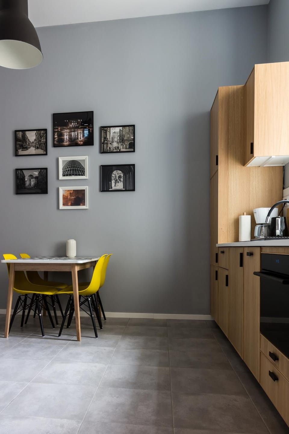 Coffee/tea facilities, Kitchen or kitchenette, Dining area