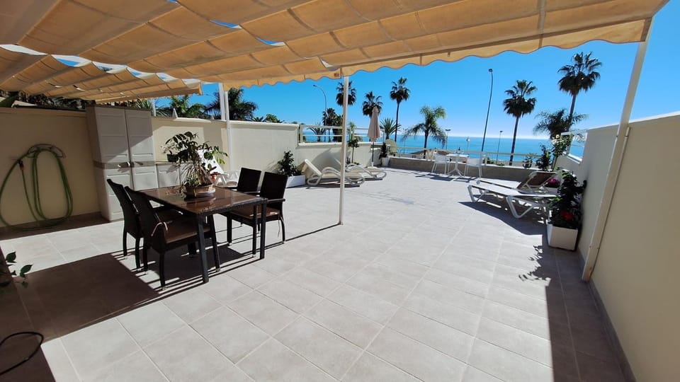 1ª LINEA PLAYA DE BURRIANA 1ºd Apartment in Nerja