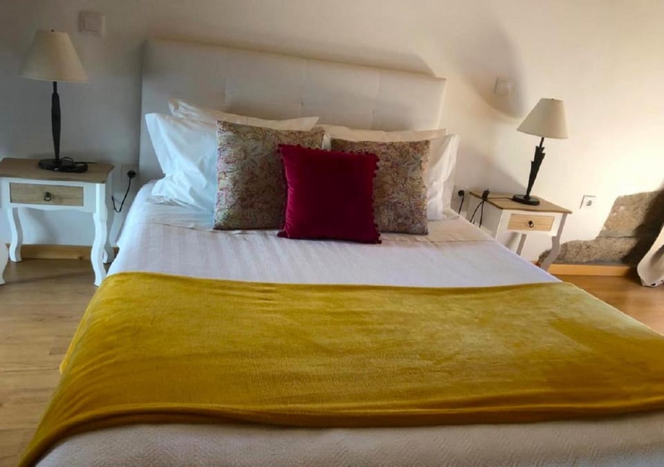 Property building, Bed, Bedroom