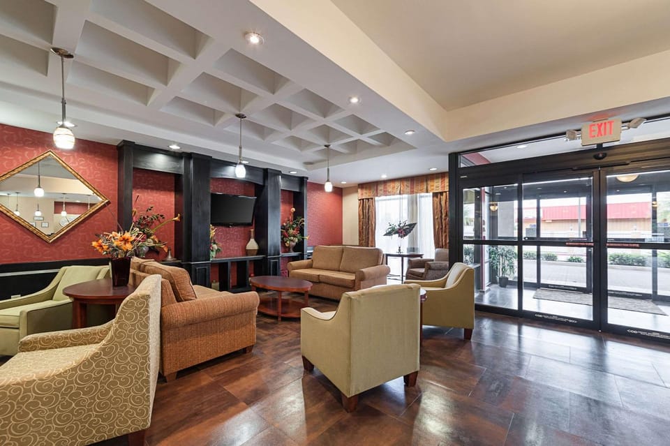 Lobby or reception, On site