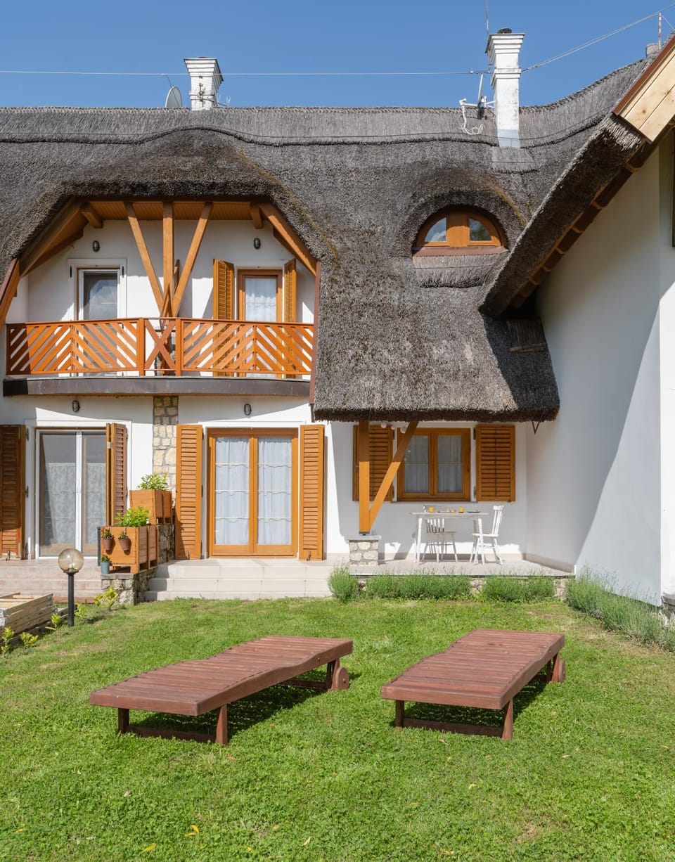 Garden, Balcony/Terrace