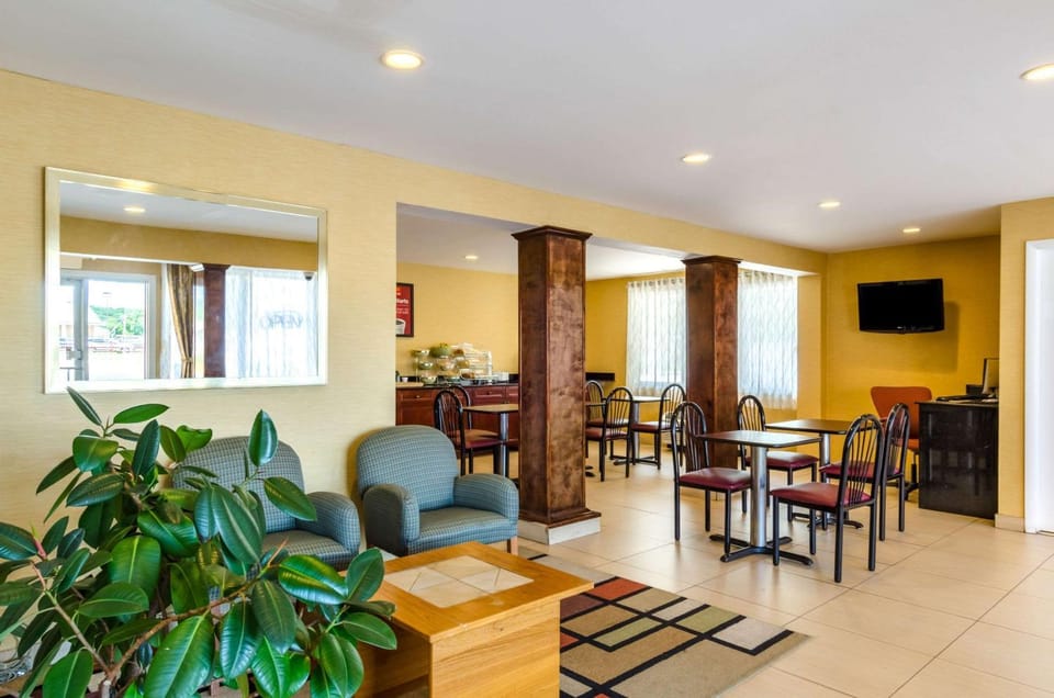Lobby or reception, On site