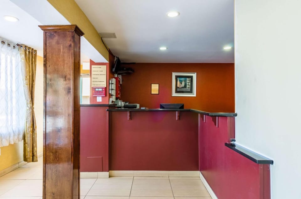 Lobby or reception, On site