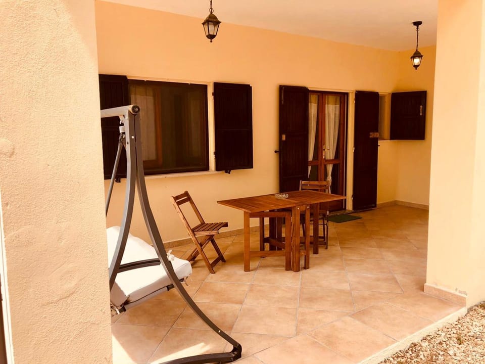 Patio, Facade/entrance