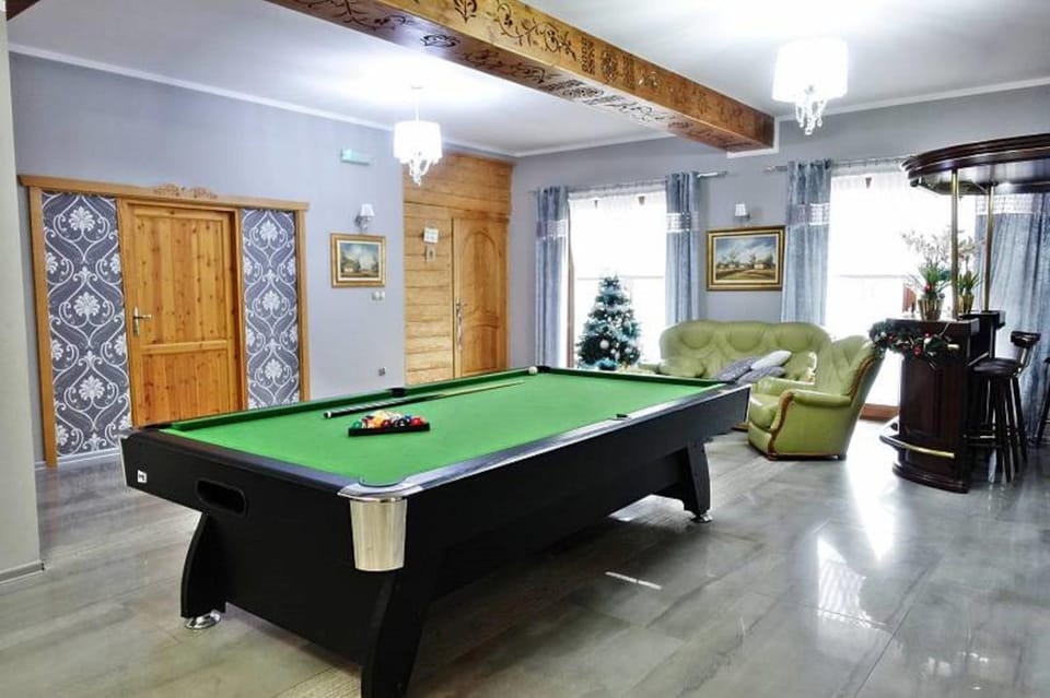 People, Billiard
