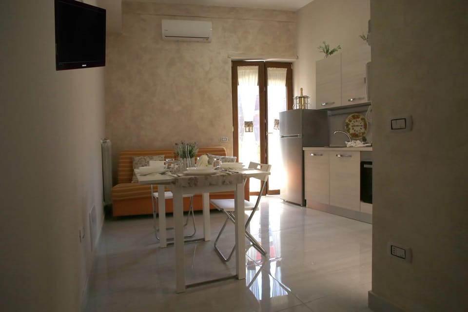 Kitchen or kitchenette, Living room, Dining area
