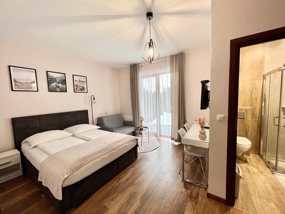Bed, Bathroom, Photo of the whole room, Bedroom, towels, wardrobe