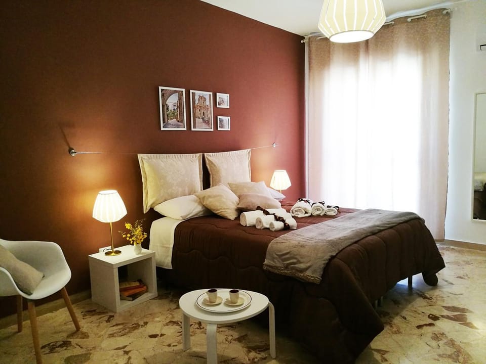 Balcony/Terrace, Photo of the whole room, Bedroom, Sea view, Street view