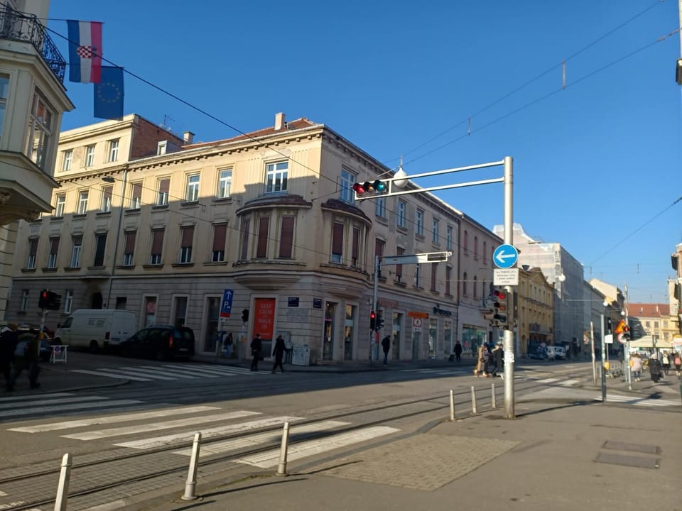 Property building, Facade/entrance