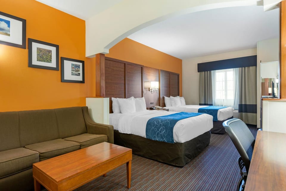 Comfort Suites Stevensville - St Joseph Hotel in Lincoln Township