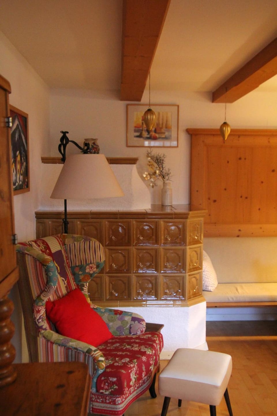 Seating area, flat iron