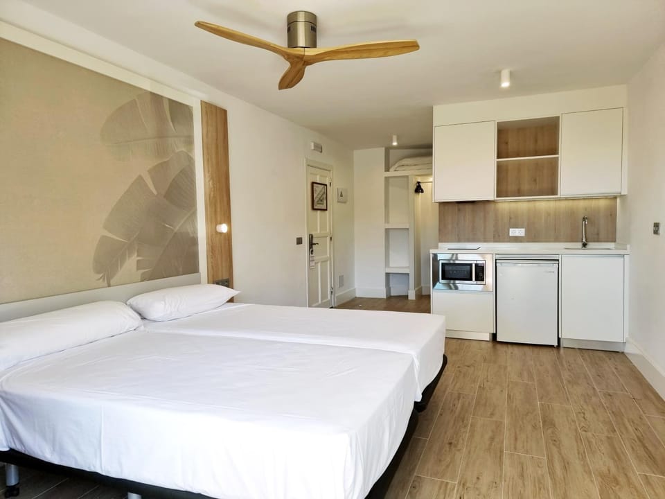 Photo of the whole room