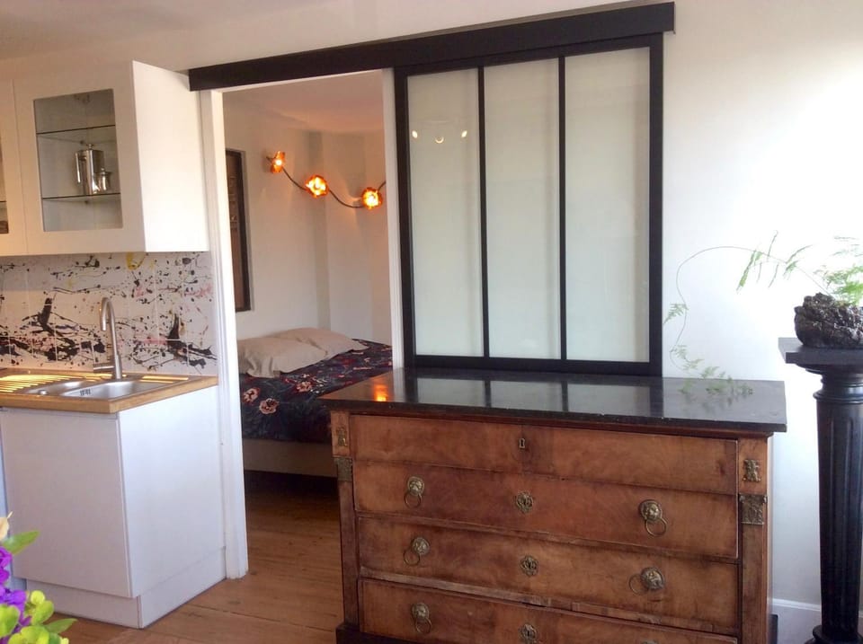 Kitchen or kitchenette, Seating area