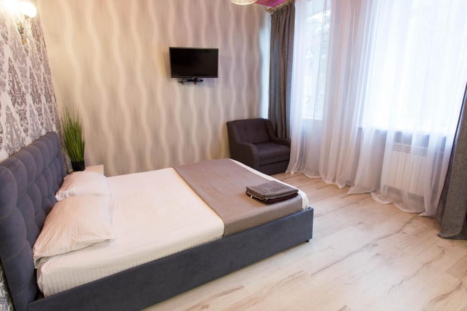 Bed, TV and multimedia, Photo of the whole room