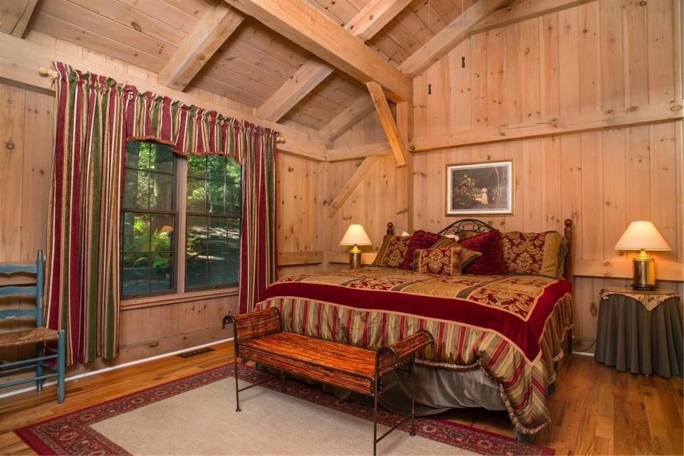 Grey Haven Cabin · Grey Haven Cabin in Connestee Falls Cabin in Tennessee