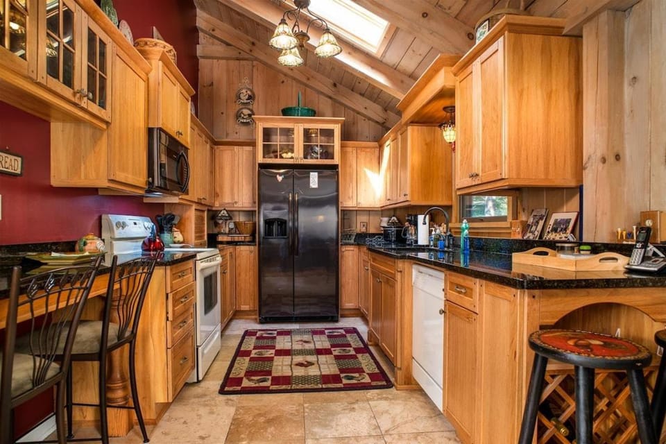 Grey Haven Cabin · Grey Haven Cabin in Connestee Falls Cabin in Tennessee