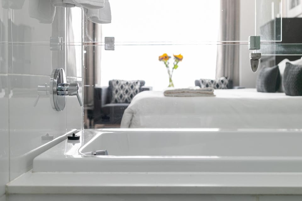 Bathroom, Bath