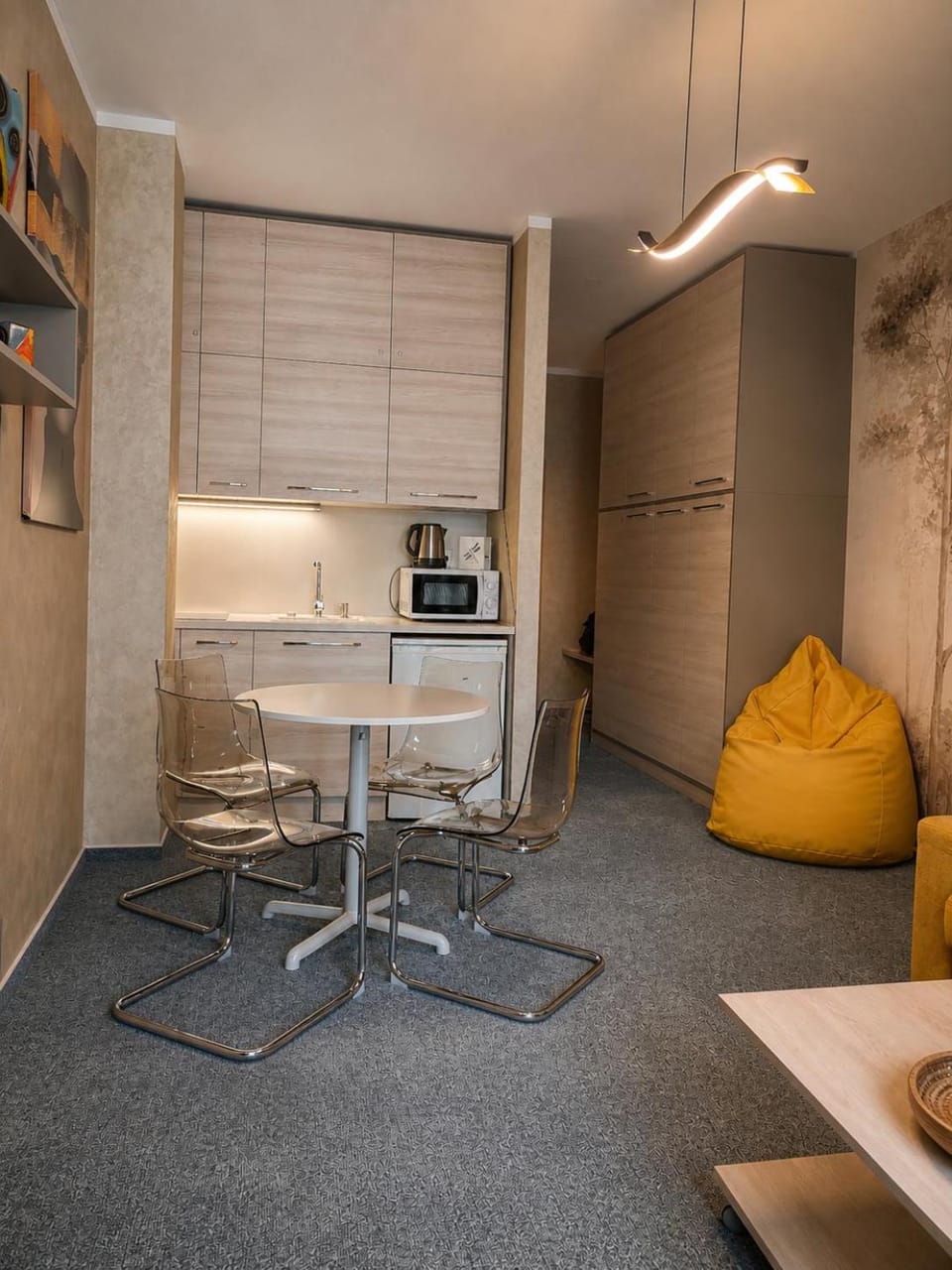 Dining area, kitchen