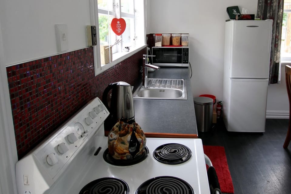 Coffee/tea facilities, Kitchen or kitchenette