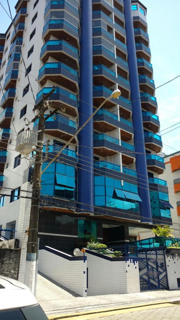 Apto PROX PRAIA 2 VAGAS GARAGEM, CHURRASQUEIRA SACADA, 3 DORM-GUILHERMINA Apartment in State of São Paulo