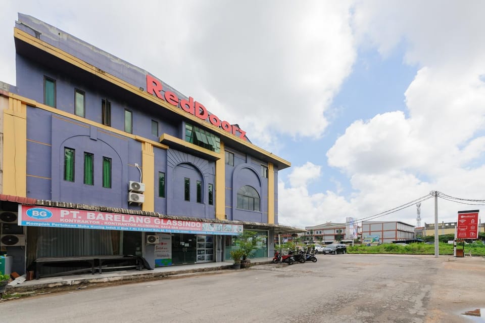Facade/entrance