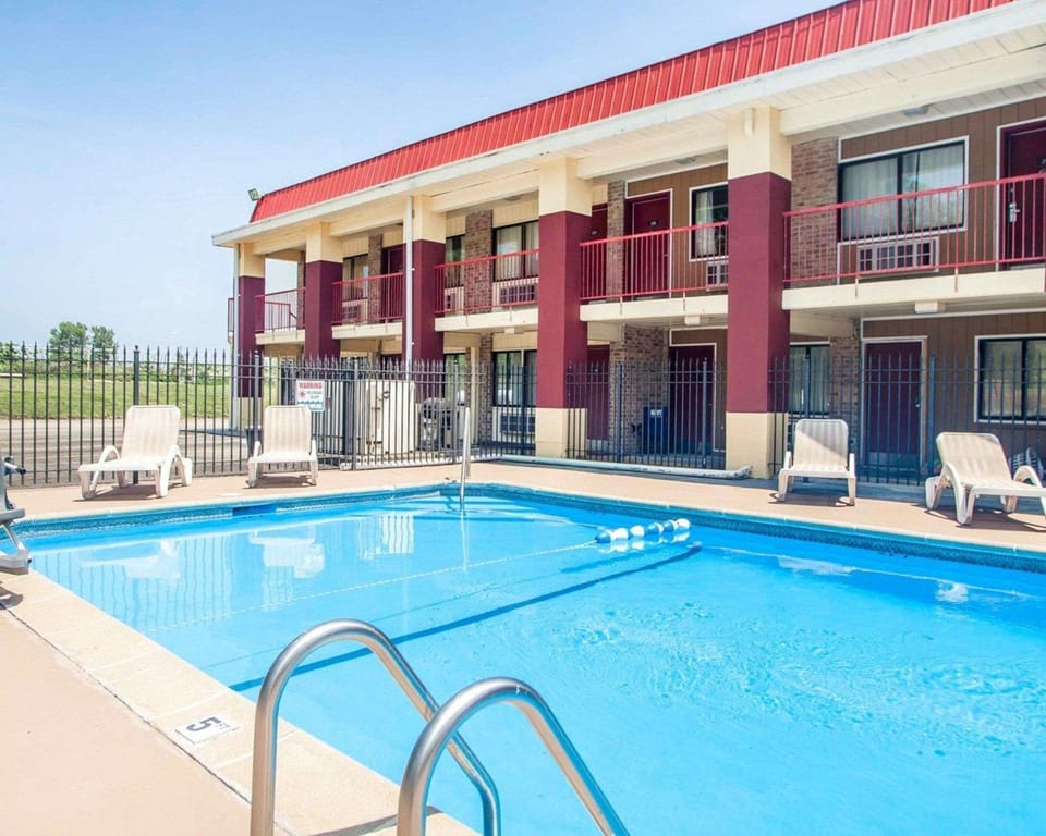 On site, Pool view, Swimming pool, Swimming pool