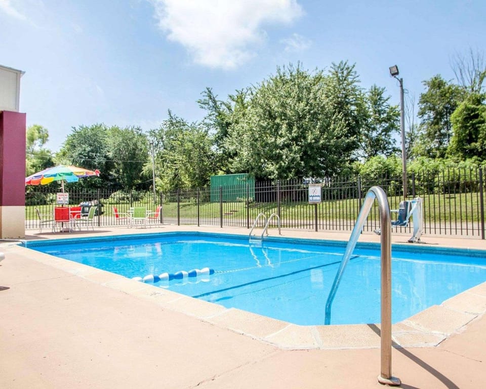 On site, Pool view, Swimming pool, Swimming pool