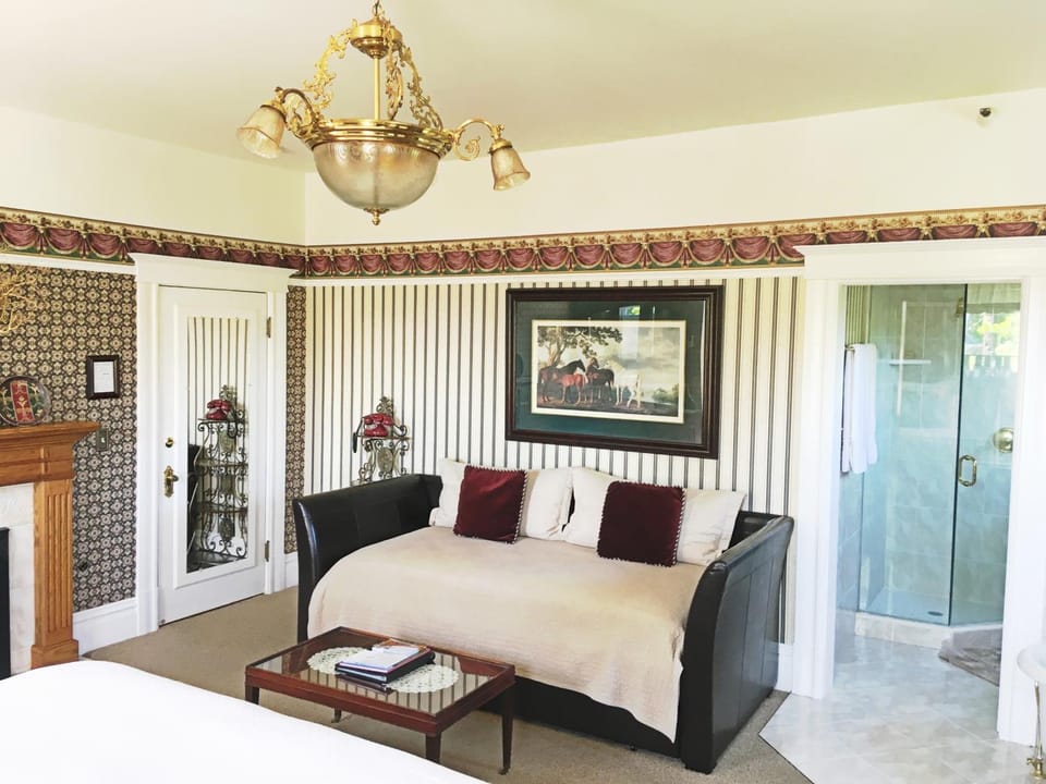 Churchill Manor Bed and Breakfast in Napa Valley