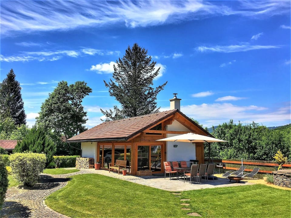Property building, Summer, Garden