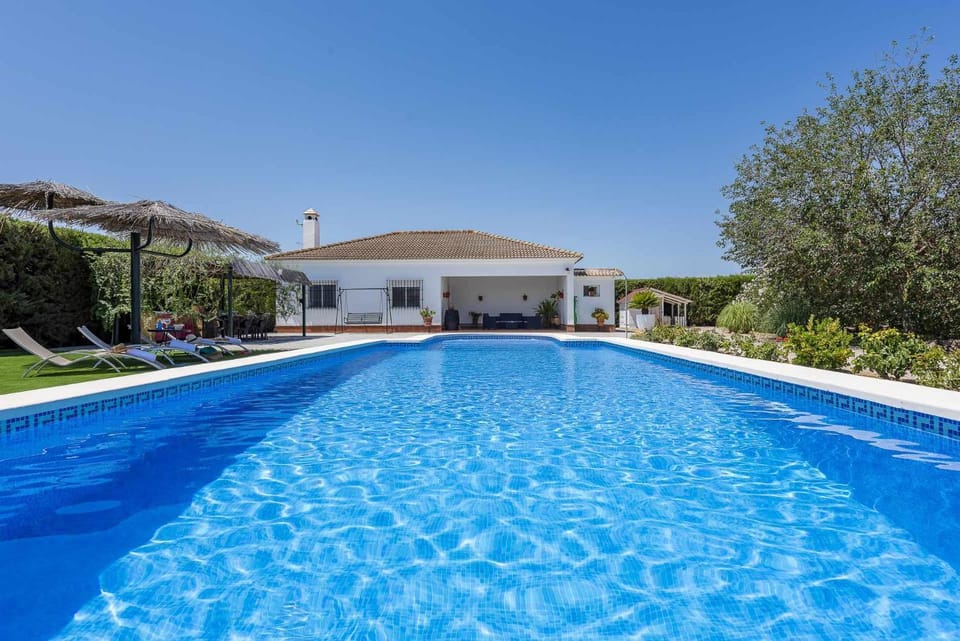 Property building, BBQ facilities, Garden, Solarium, Balcony/Terrace, Garden view, Pool view, Swimming pool